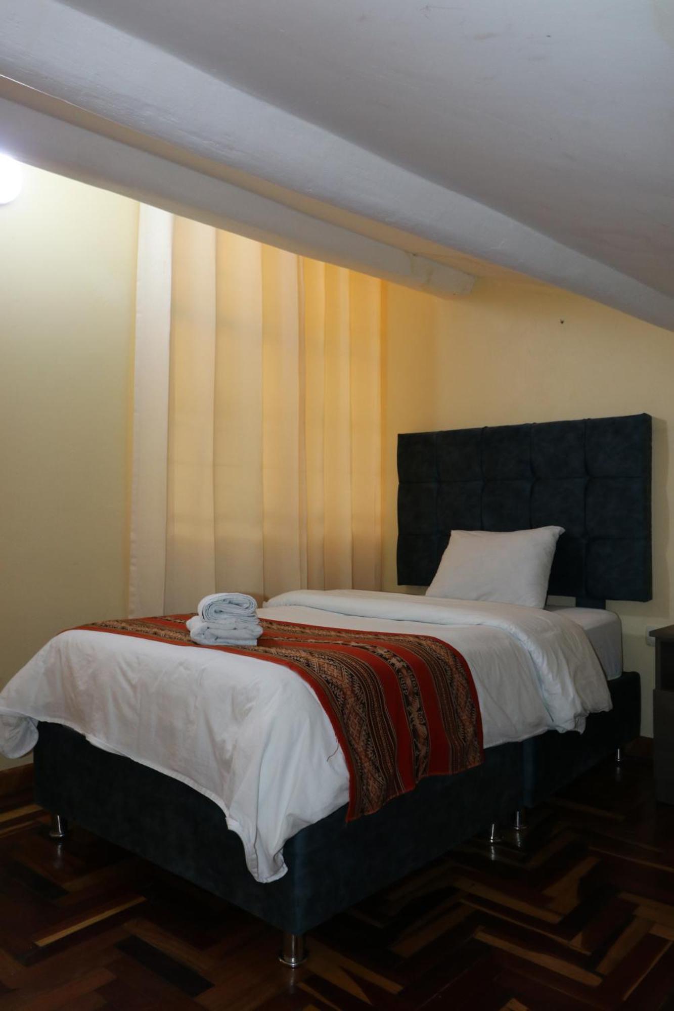 Cusco Hawka Pacha Hostal ภายนอก รูปภาพ